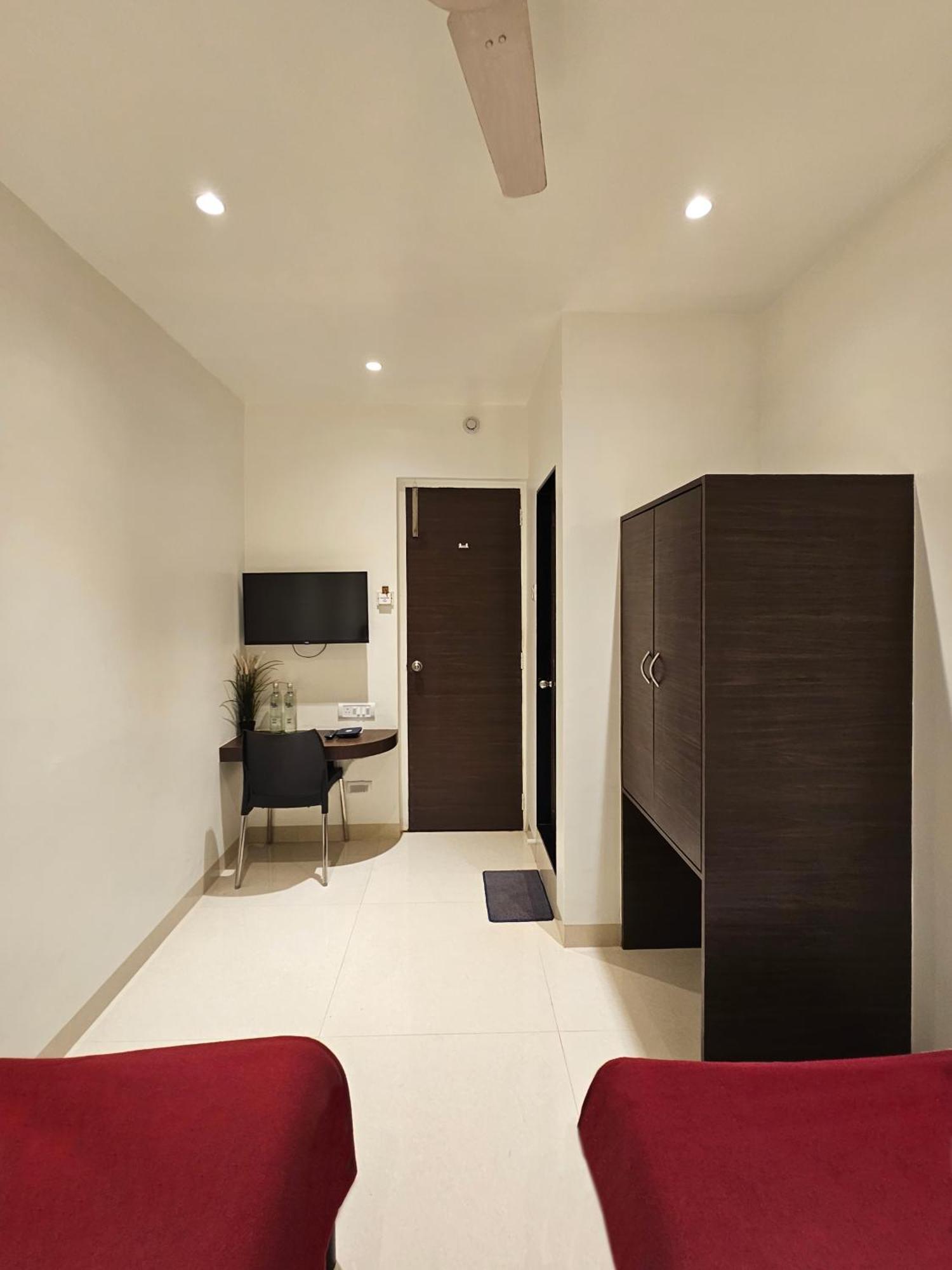 Hotel Kumkum Мумбаї Екстер'єр фото