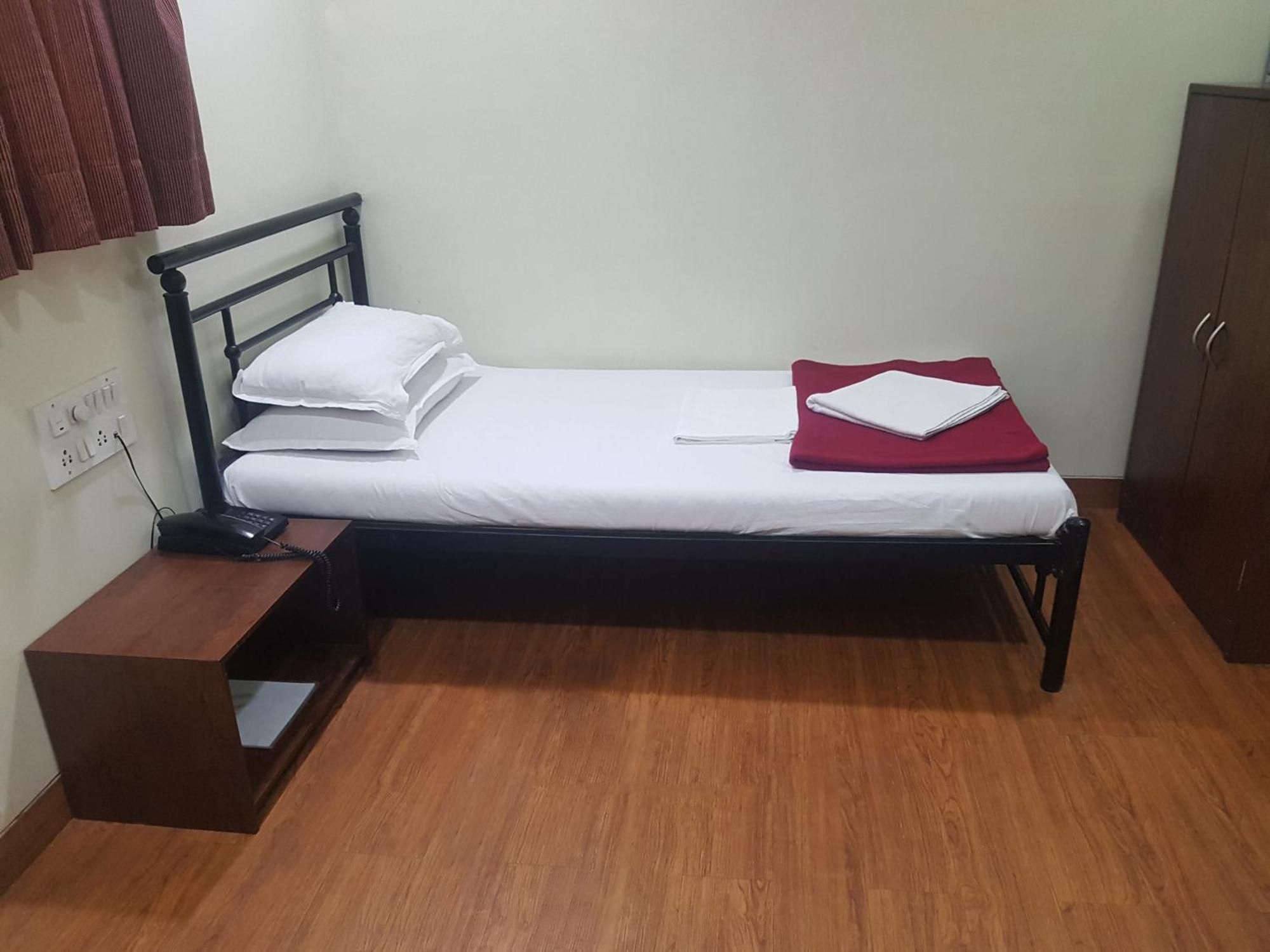 Hotel Kumkum Мумбаї Екстер'єр фото