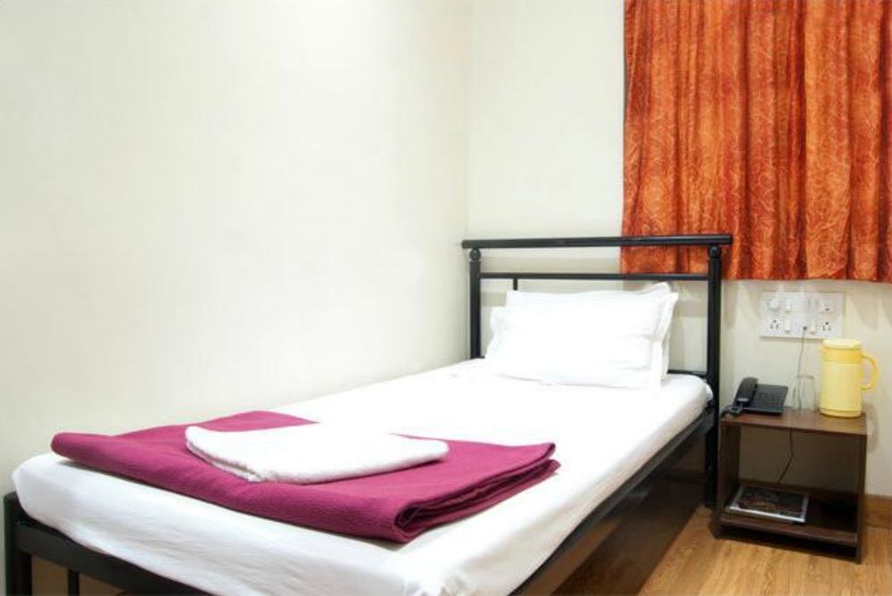 Hotel Kumkum Мумбаї Екстер'єр фото