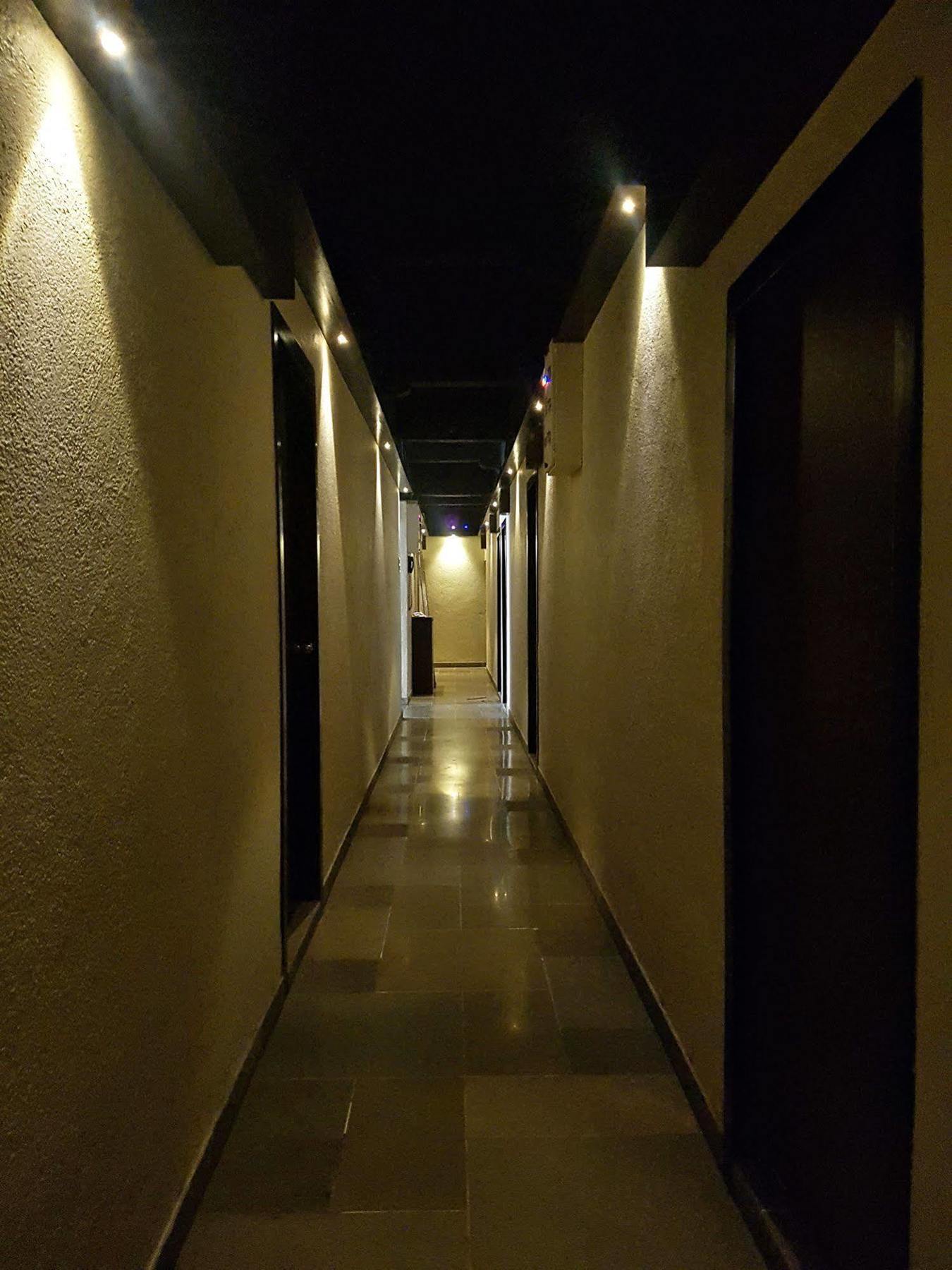 Hotel Kumkum Мумбаї Екстер'єр фото